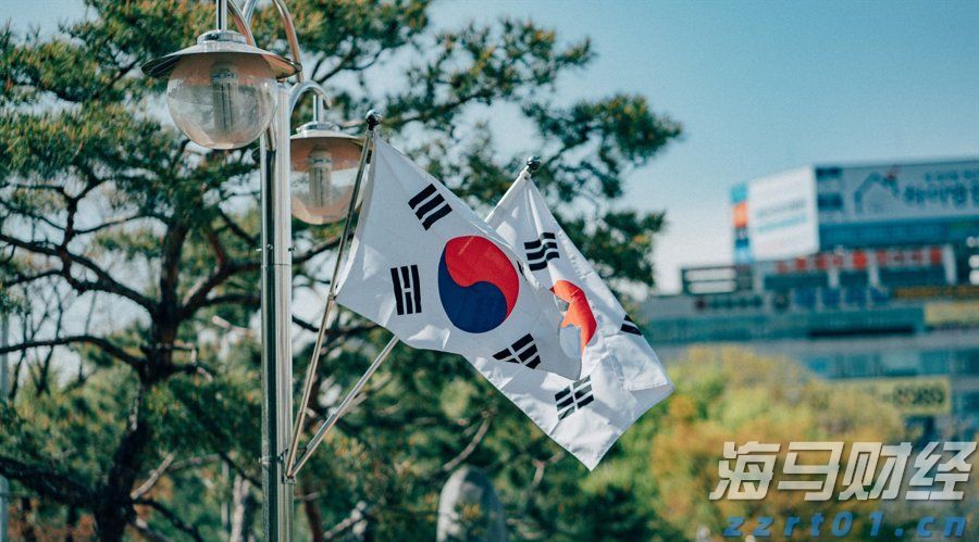【新春走基层】市高铁汽车站投运后的首场春运