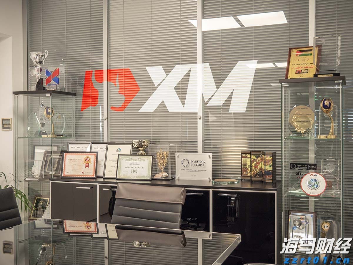 跑出经济发展加速度——访港南区委副书记、常务副区长张慧红