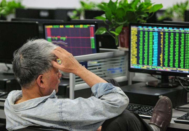 桂平市：引水灌溉润农田 全力抗旱保春耕